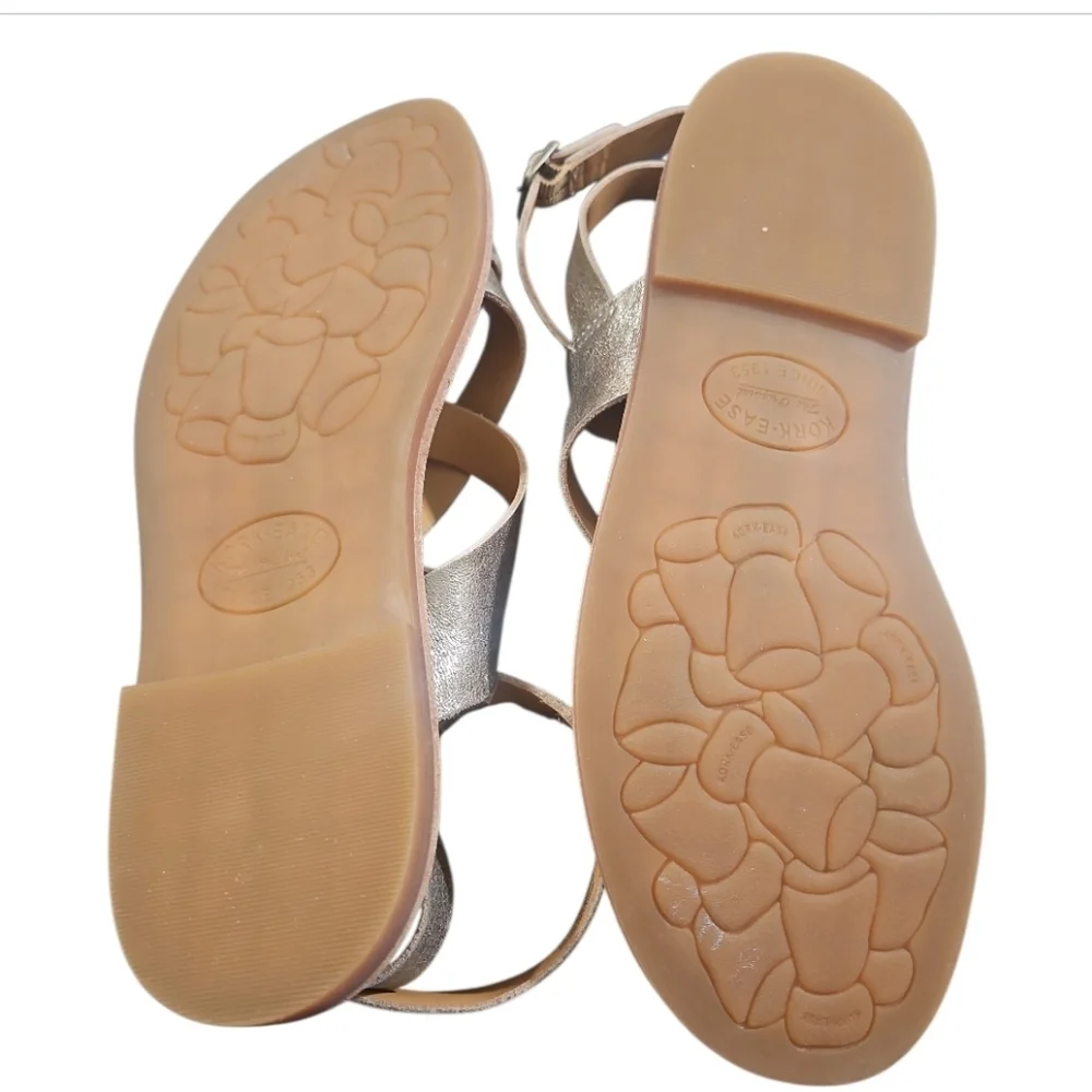 NWT Kork-Ease Bryleigh Metallic Gold Leather Flat Sandal Women’s 8
